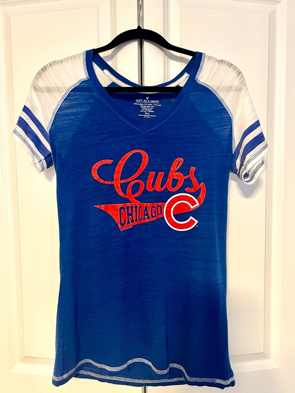 NWOT Chicago Cubs Women's Lightweight Short Sleeve Tee, Never Worn!